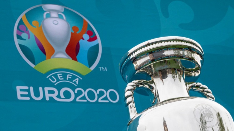 争激烈的足 争激烈的足