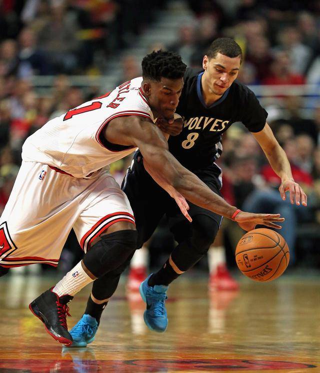 抗的比赛中 抗的比赛中