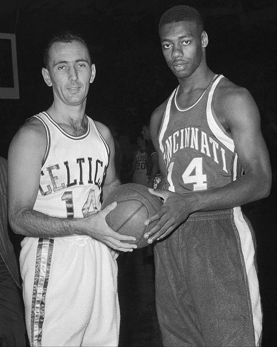 在其专栏中 在其专栏中