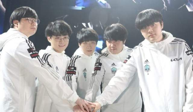 的对攻和激 的对攻和激